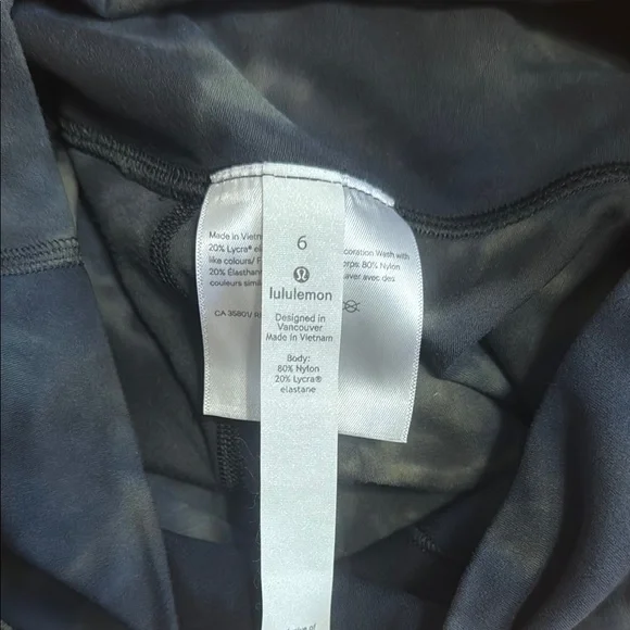 Lululemon Black and Green Leggings - Picture 4 of 4